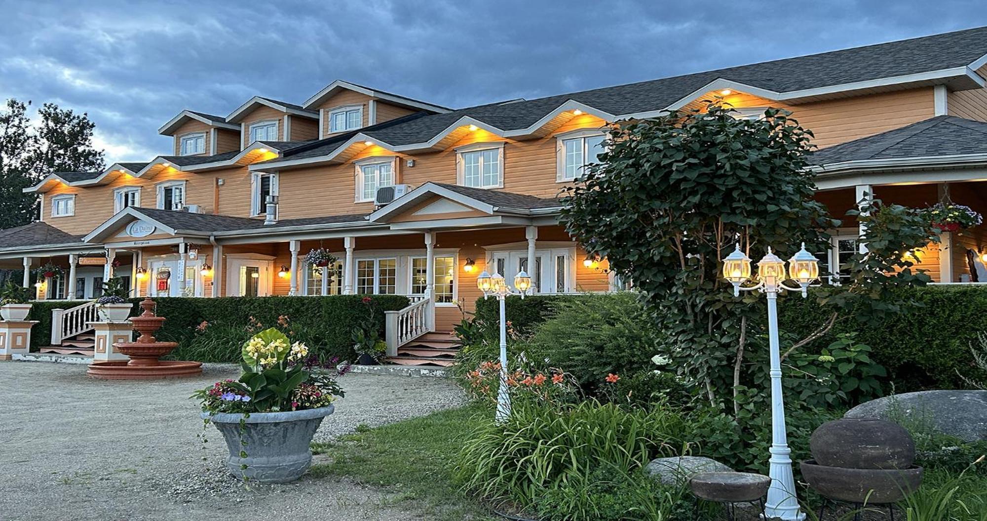 Auberge La Daina Baie-Saint-Paul Exteriör bild